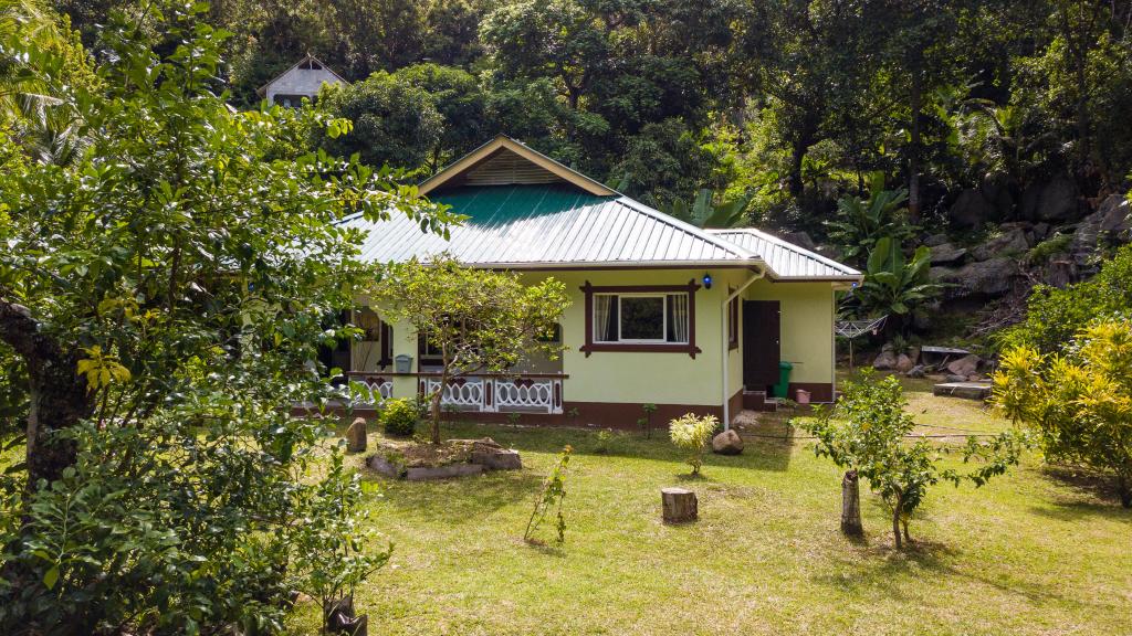 Photo 2: Dan Zoranz Self Catering Guest House - La Digue (Seychelles)