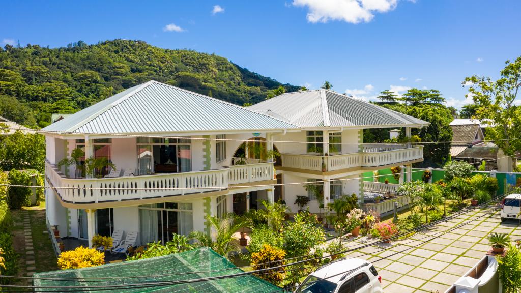 Photo 4: 340 Degrees Mountain View Apartments - Mahé (Seychelles)