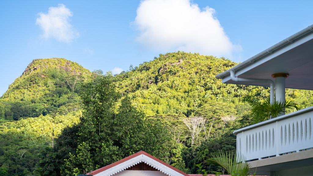 Photo 8: 340 Degrees Mountain View Apartments - Mahé (Seychelles)