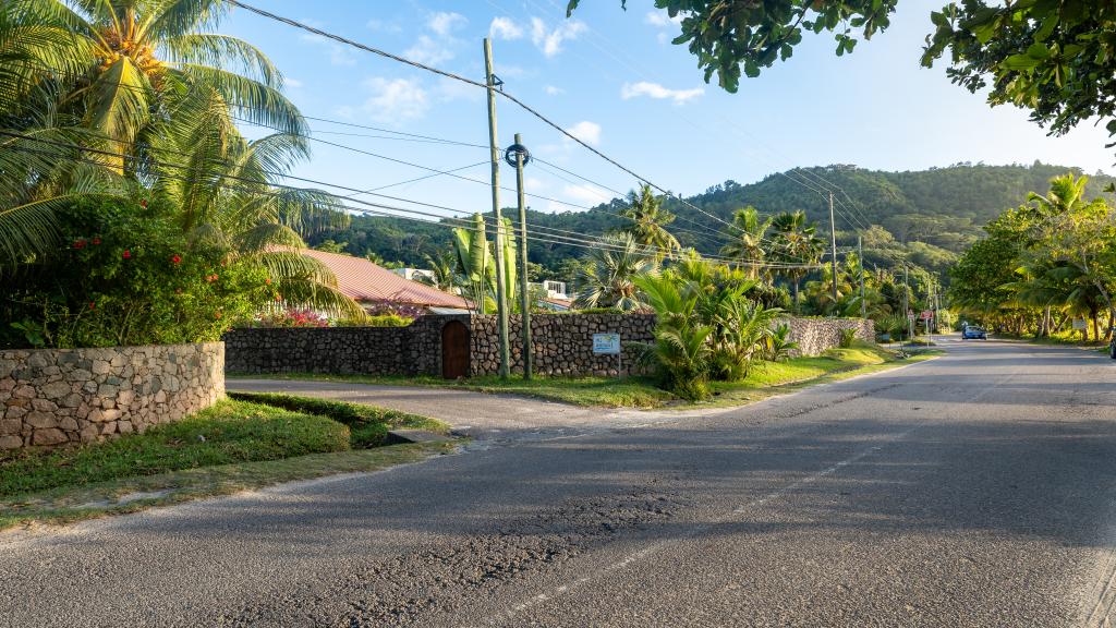 Photo 29: 340 Degrees Mountain View Apartments - Mahé (Seychelles)