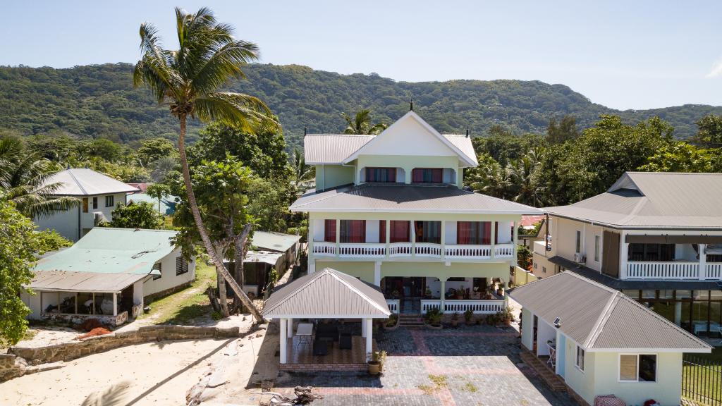 Photo 2: MT Seaside Apartments - La Digue (Seychelles)