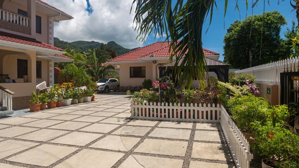 Photo 12: Erica's Residence Self Catering Apartment - Mahé (Seychelles)