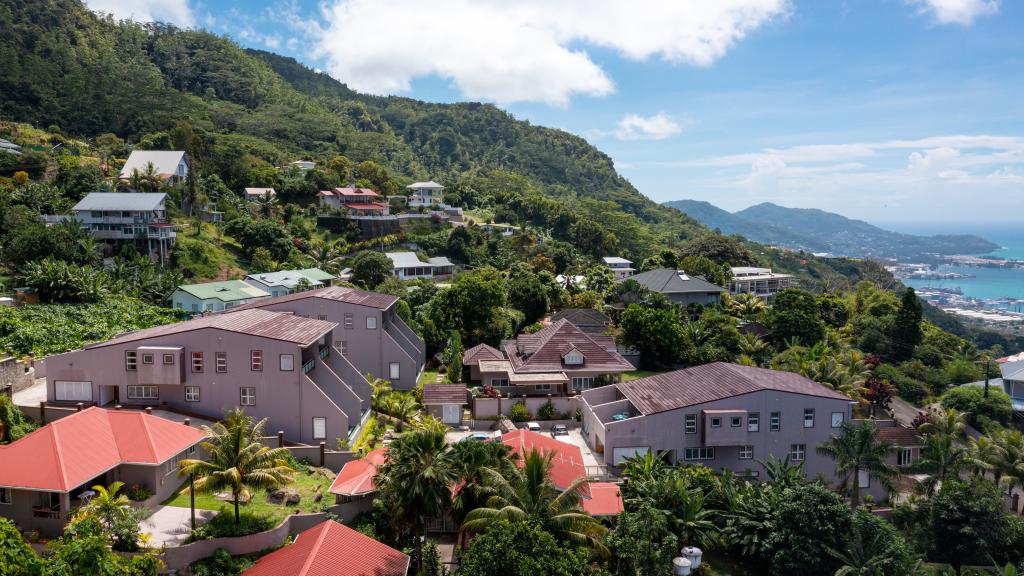 Photo 2: Cliffhanger Villas - Mahé (Seychelles)