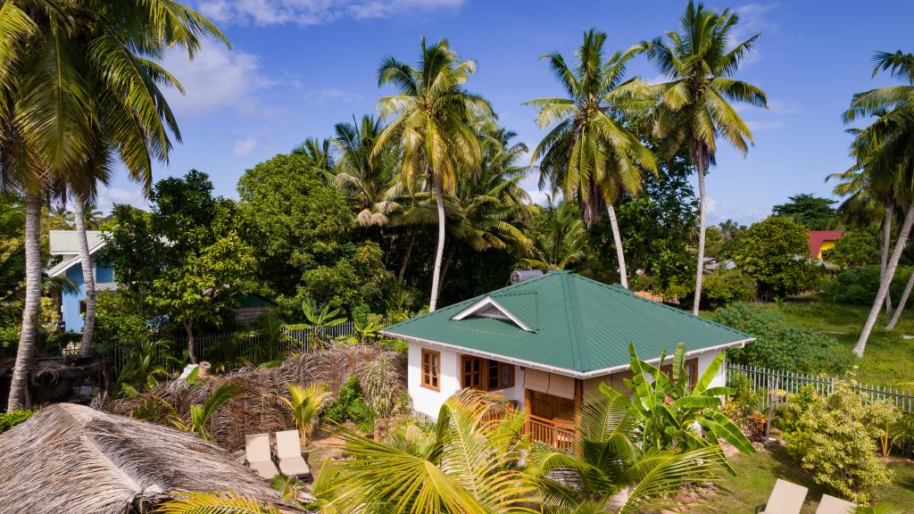 Photo 2: Coco de Mahi - La Digue (Seychelles)