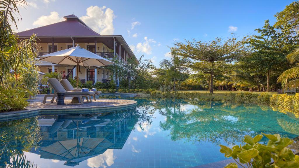 Photo 2: La Cigale Estate - Praslin (Seychelles)