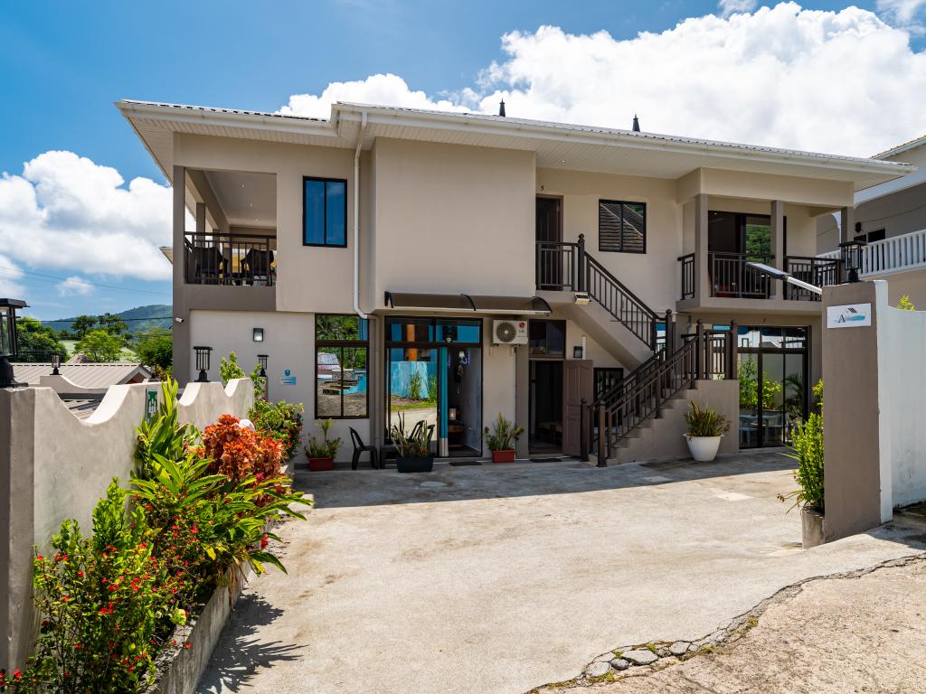 Azia's Apartments - Photo 9