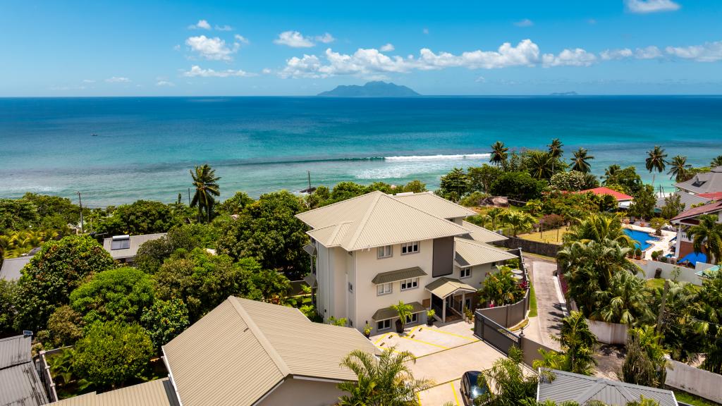 Photo 2: Summer Sand Holiday Apartments - Mahé (Seychelles)