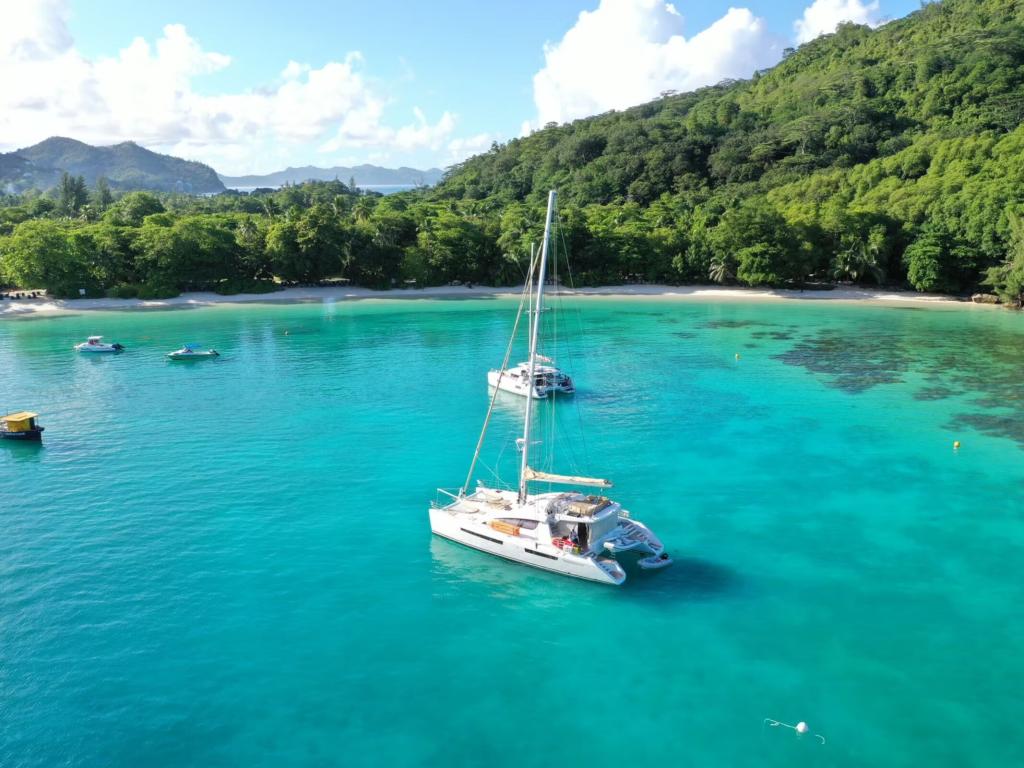 Seyscapes Yacht Charter Cirrus - Foto 3