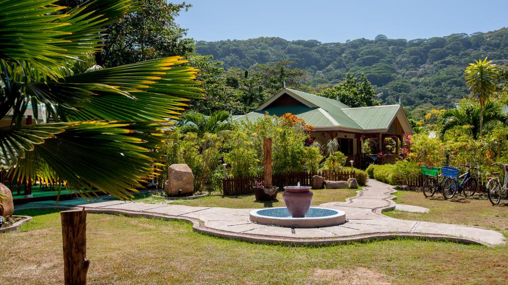 Photo 12: Casa de Leela & CocoLux Luxury Apartments - La Digue (Seychelles)