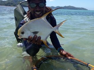 fishing-tour-gt-dream-fly-fishing-guide-on-mahe-full-day-img-1400