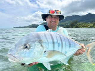 fishing-tour-gt-dream-fly-fishing-guide-on-mahe-full-day-img-1395