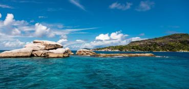 Creole - Sister, Coco & Félicité - Full day guided catamaran cruise with lunch