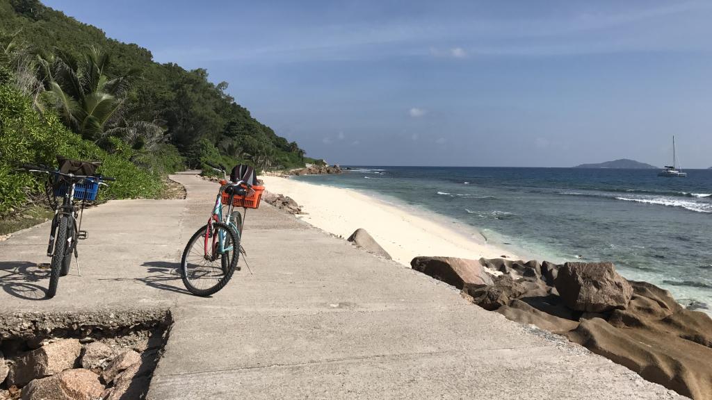 Fahrrad fahren auf La Digue, Seychellen