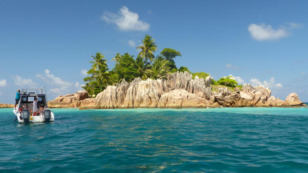 La petite île de St Pierre est un magnifique site de plongée.  (© Jacques Vaysse)