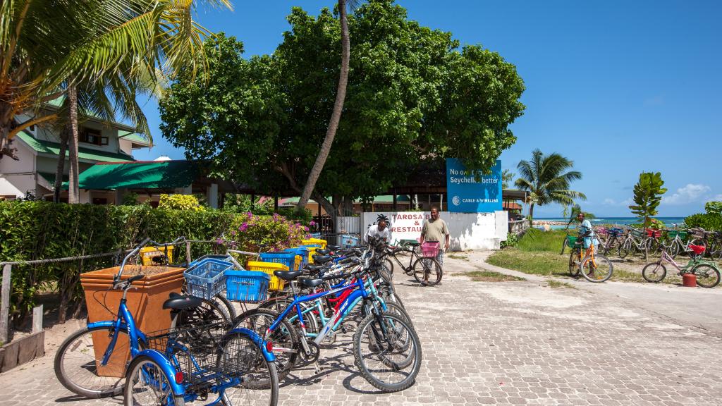 In bici a La Digue