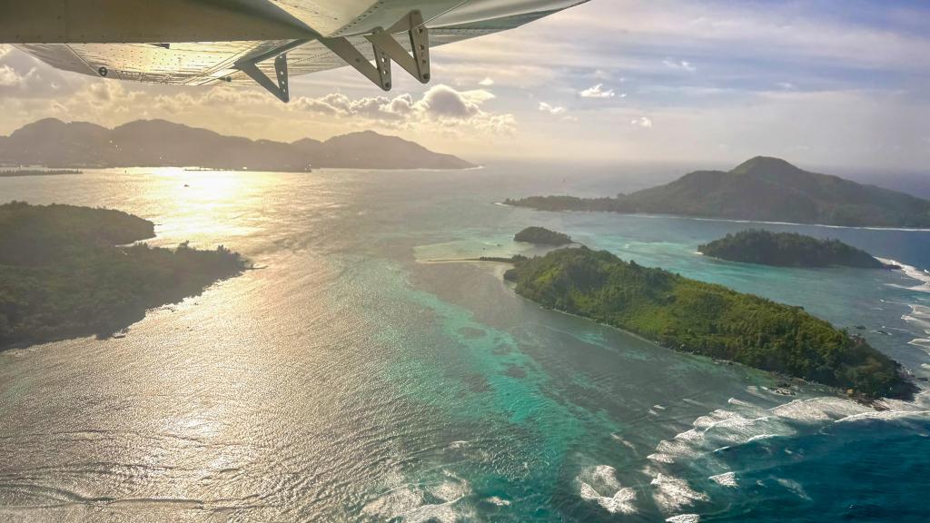 ...oder entscheiden Sie sich für einen Flug mit einzigartigem Ausblick! (Foto: Roman Pojda & Anne Lorat)