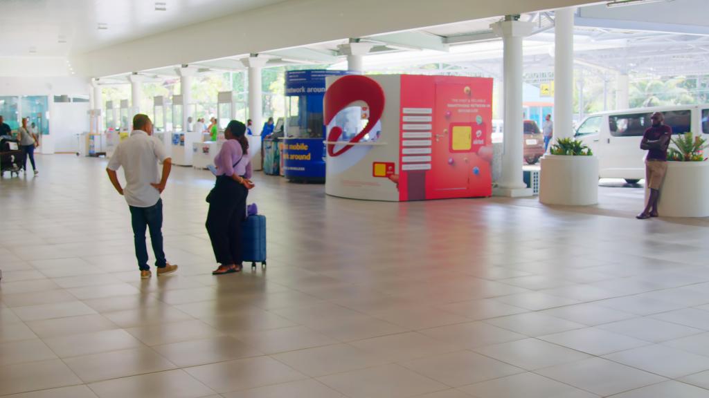 Stand di Airtel e Cable&Wireless all'aeroporto di Mahé