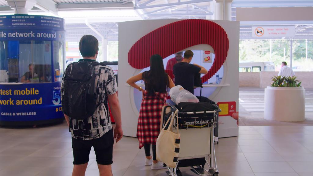 Stand di Airtel e Cable&Wireless all'aeroporto di Mahé