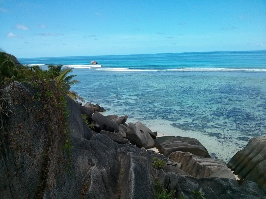 La Digue Blick vom Trail südlich vom <beach>15|Anse Source D'Argent</beach>