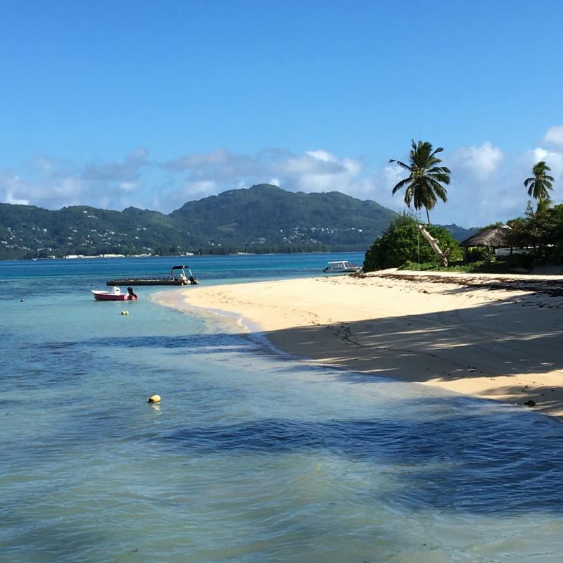 La magnifica spiaggia all’Isola di Cerf