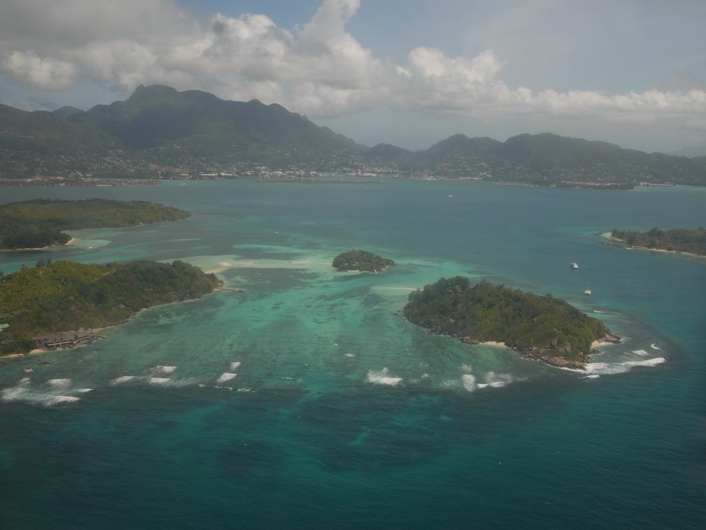 Flug von Praslin nach Mahé