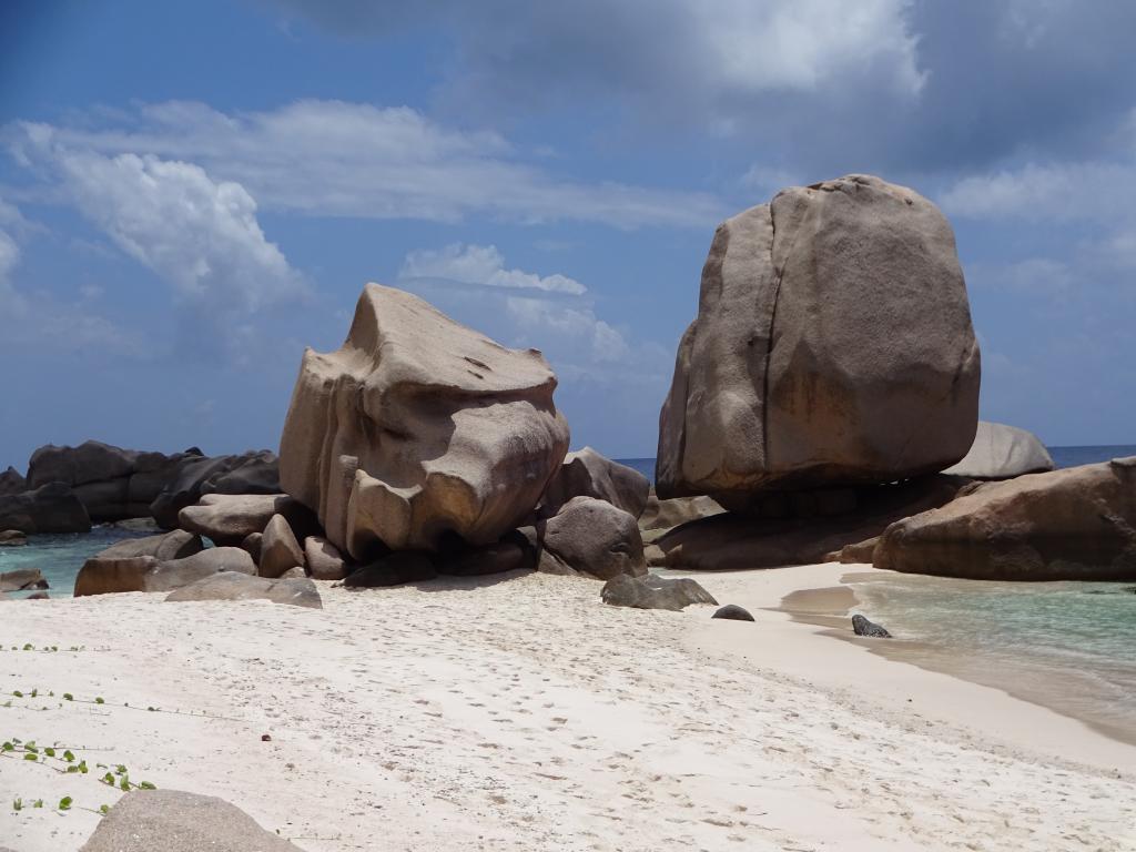 <beach>10|Anse Marron</beach> La Digue