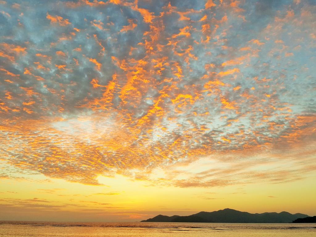 Sonnenuntergang am Anse la Reunión, La Digue