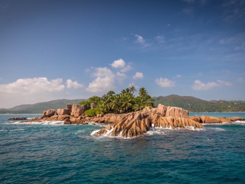 Praslin, Isle St Pierre