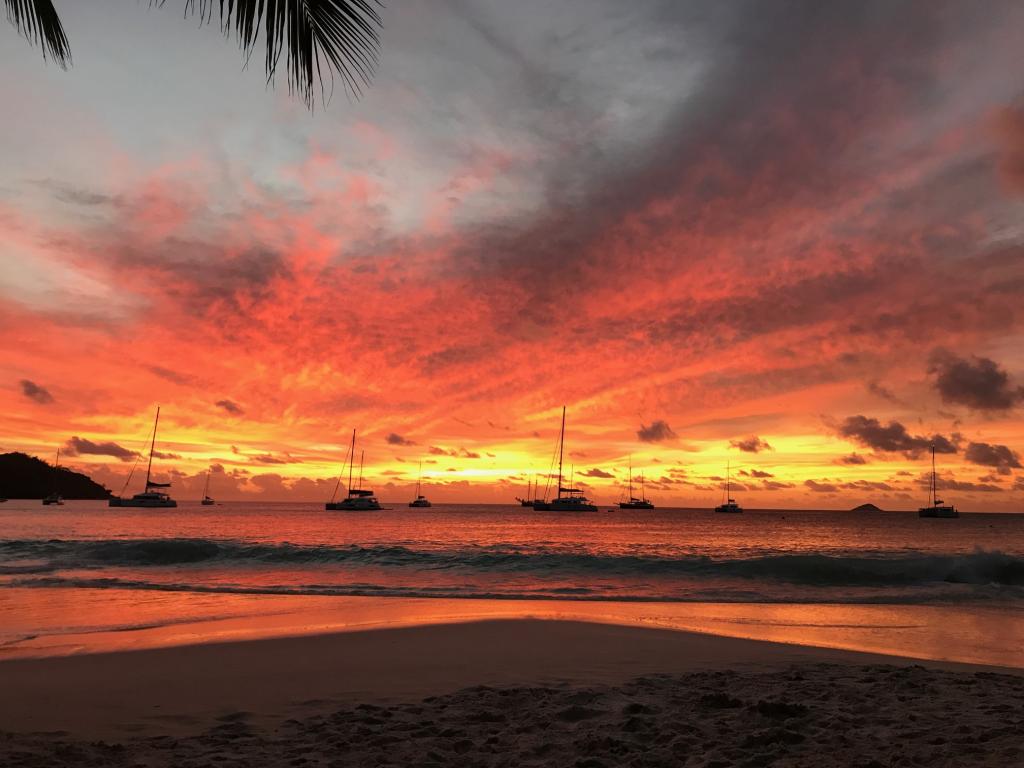 Praslin, Tramonto su Anse Lazio