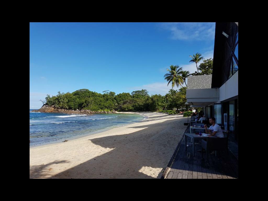 Restaurant <accommodation>185|AVANI Seychelles Barbarons Resort & Spa</accommodation>