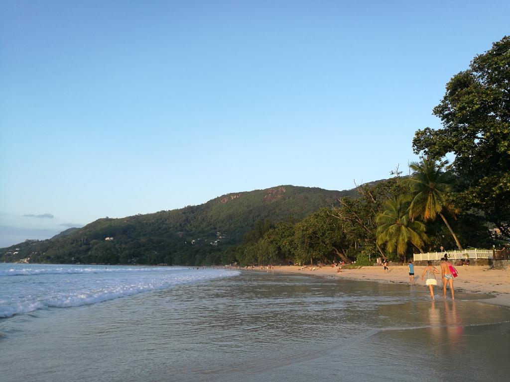 La lunga spiaggia di Beau Vallon