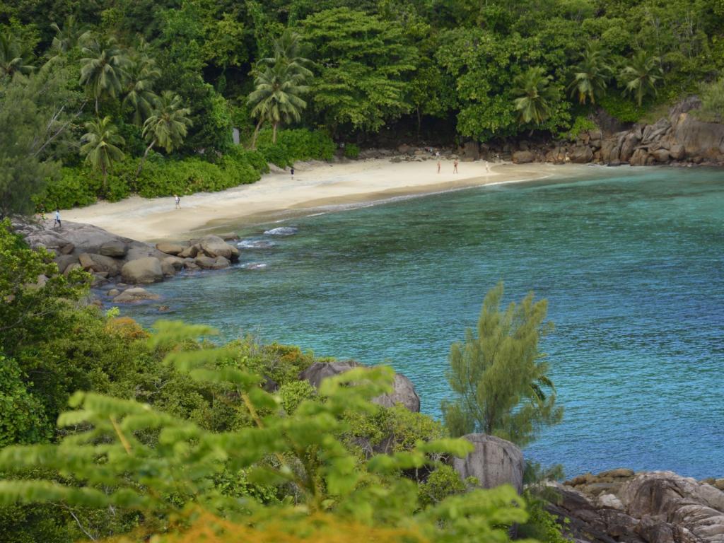 <beach>38|Anse Major</beach>