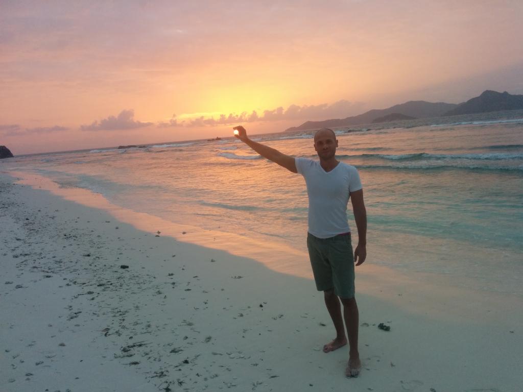 Tramonto ad Anse Severe, La Digue