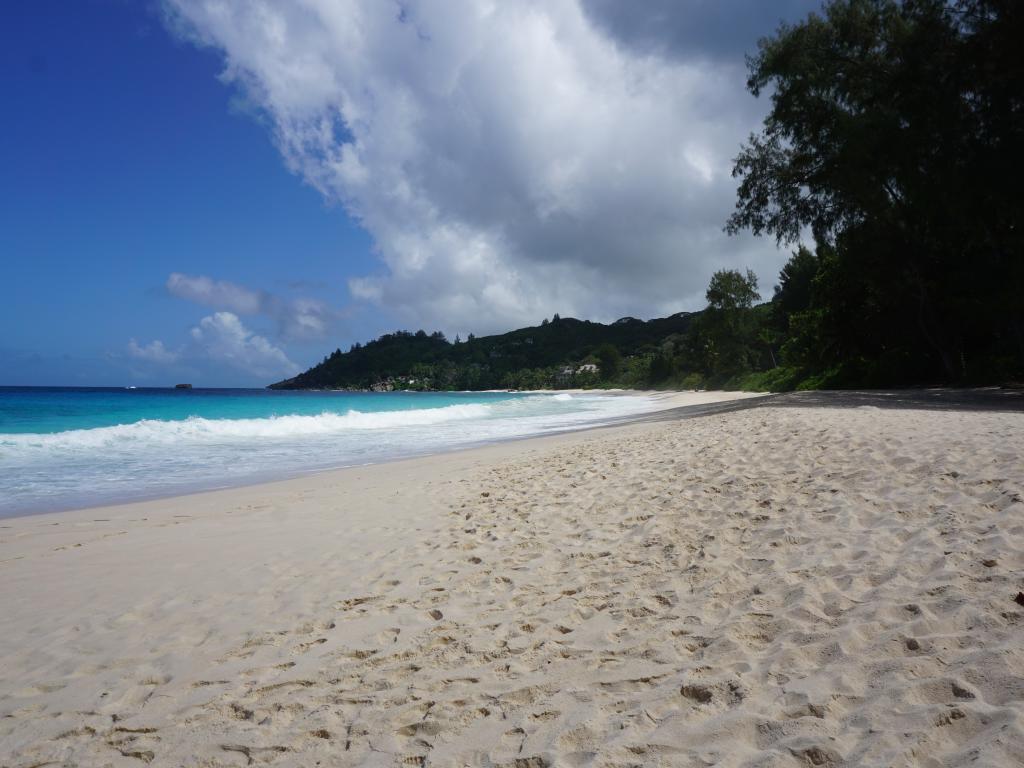 <beach>33|Anse Intendance</beach>