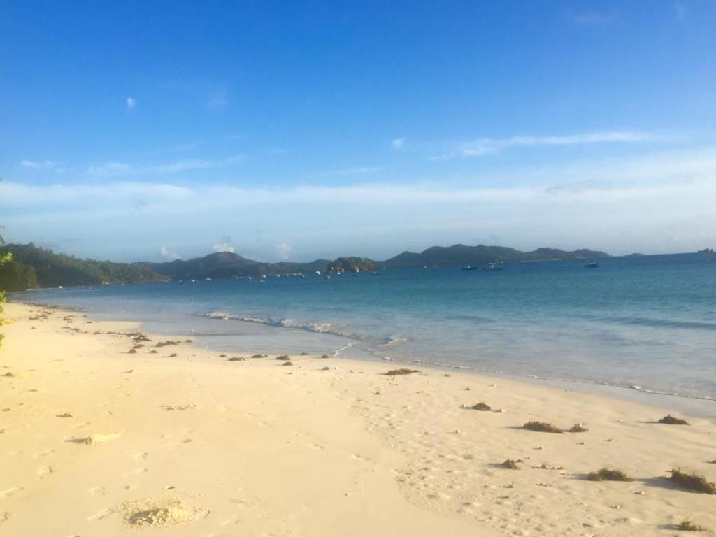 <beach>83|Anse Volbert (Cote d'Or)</beach>, Praslin