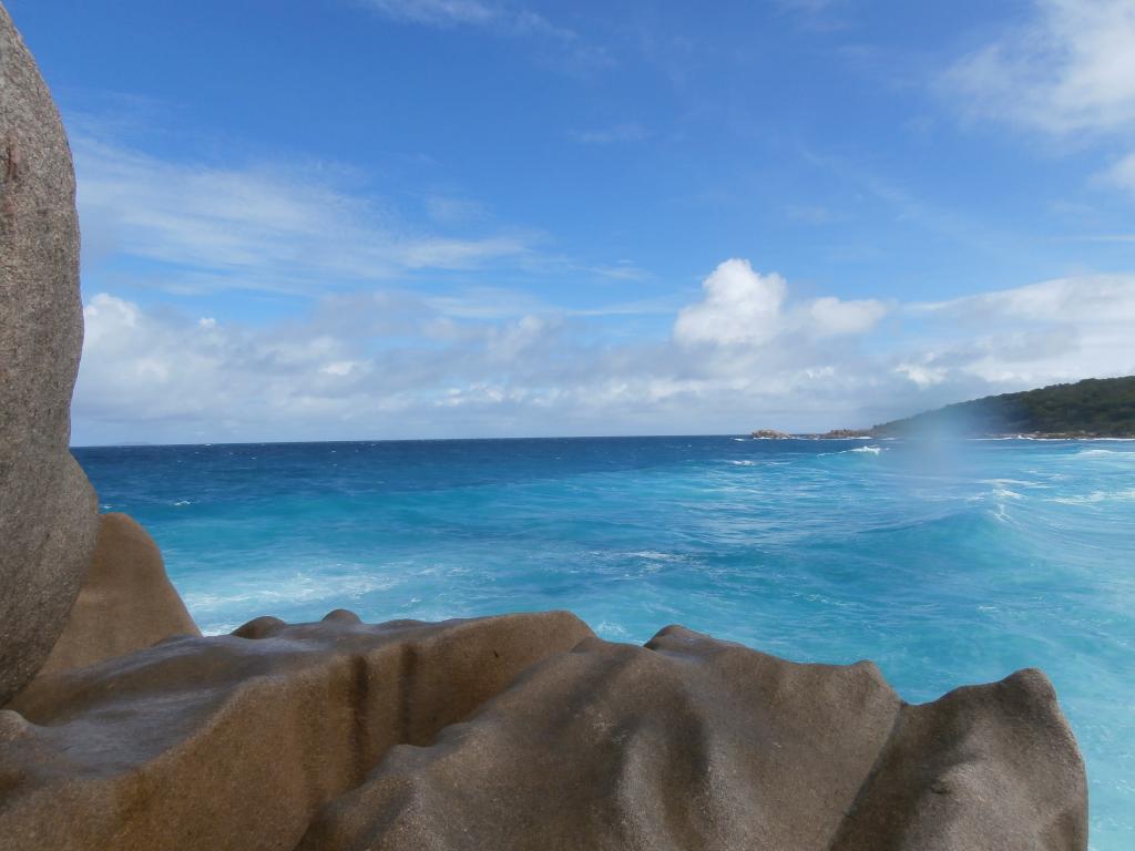 <beach>17|Grand Anse</beach>, La Digue