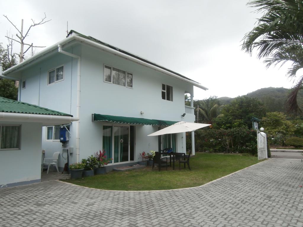 <accommodation>250|Ocean Villa</accommodation>, Praslin