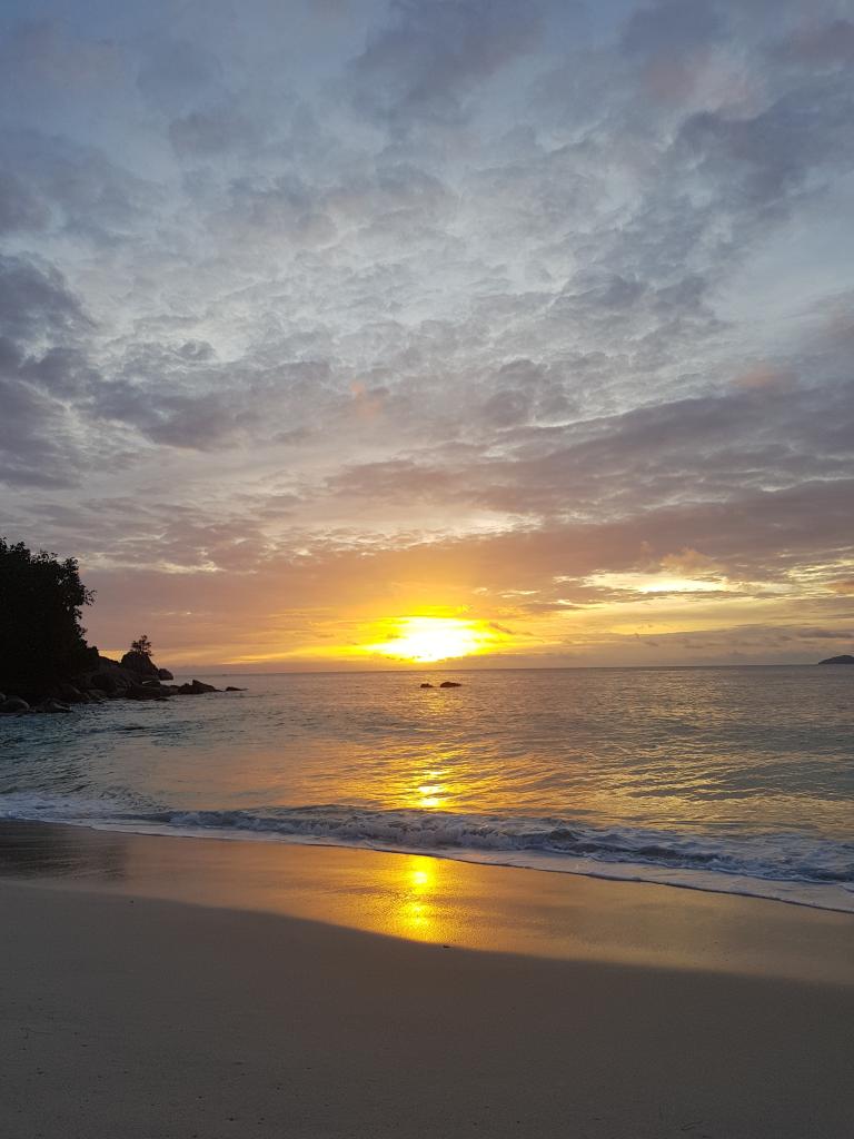 Sonnenuntergang an der <beach>43|Anse Soleil</beach>