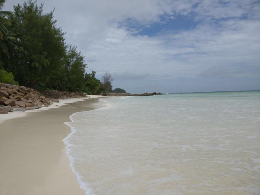 <beach>71|Anse Kerlan</beach>