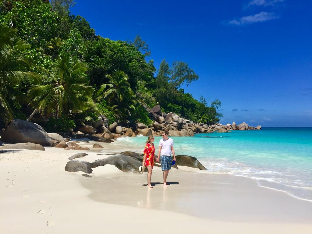 <beach>69|Anse Georgette</beach>, Praslin