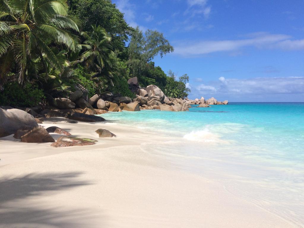 <beach>69|Anse Georgette</beach>