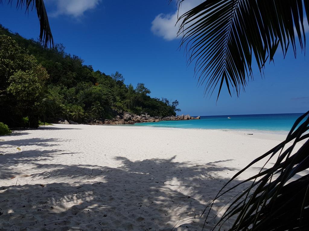 <beach>69|Anse Georgette</beach>