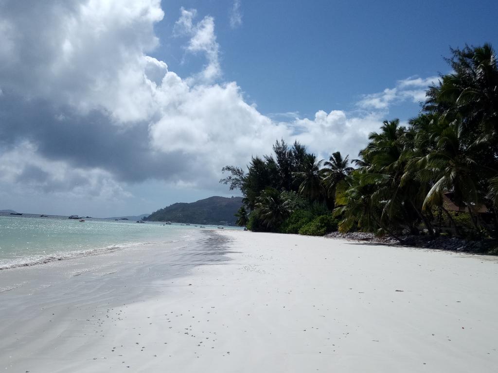 Praslin, <beach>83|Anse Volbert (Cote d'Or)</beach>