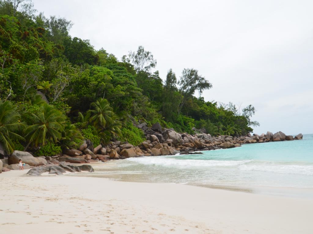 <beach>69|Anse Georgette</beach>