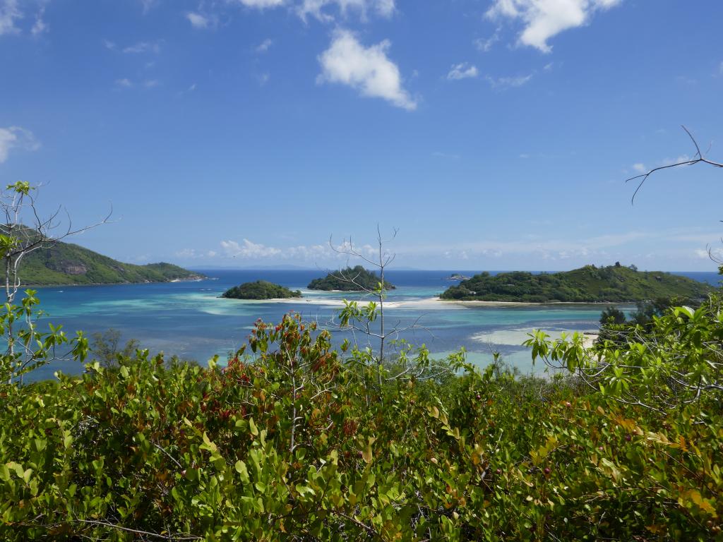 Blick von Cer auf die Baie St. Anne