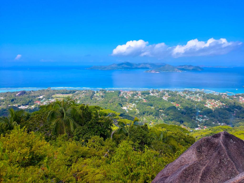 Aussicht vom Nid d'Aigle, La Digue