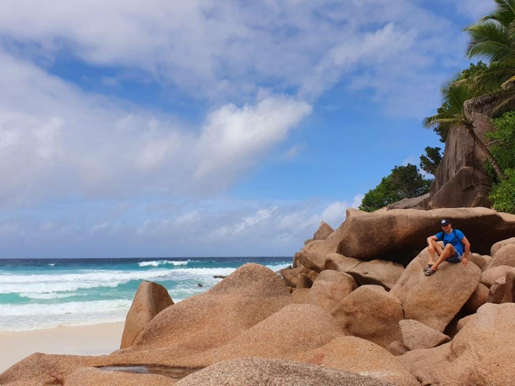 Felsen am Petite auf La Digue