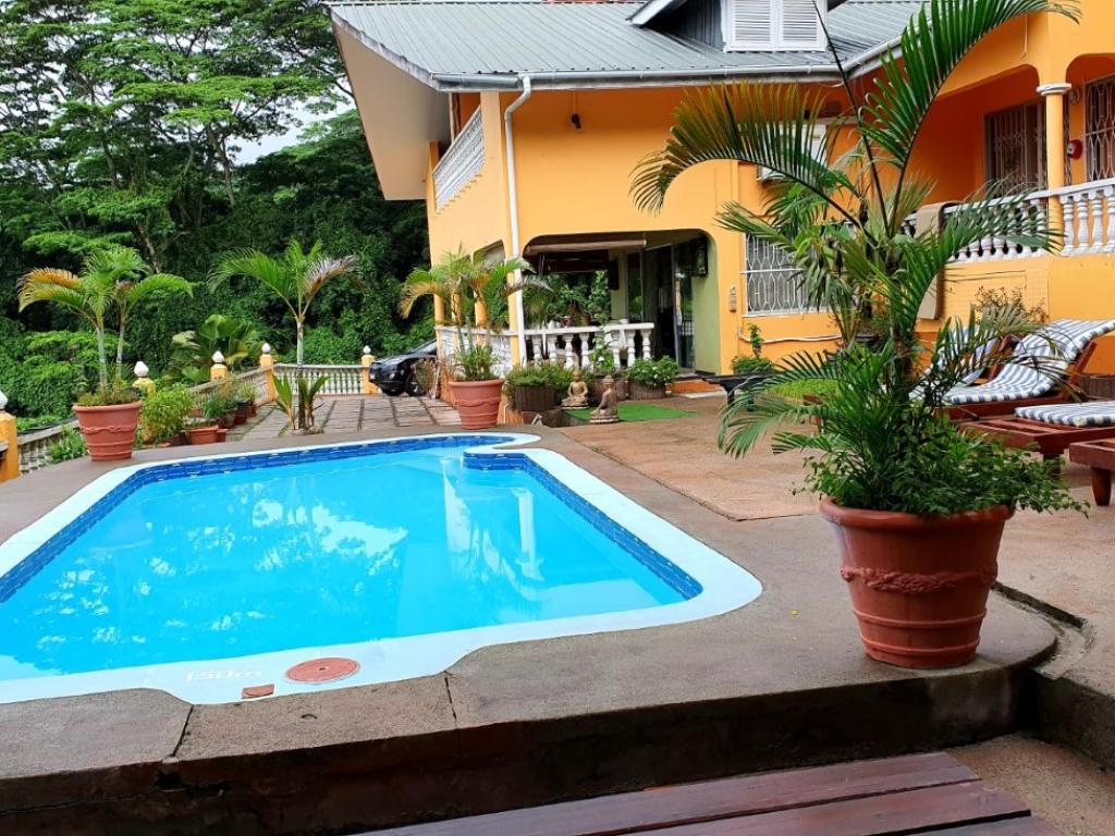 Albizia Lodge