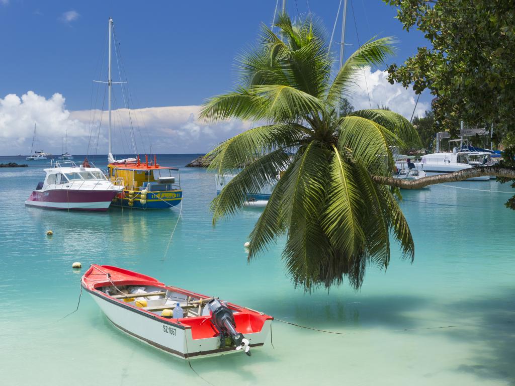 Hafen von La Digue