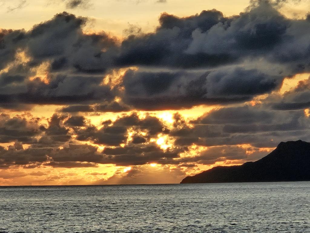 Sonnenuntergang am Beau Vallon